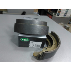 Комплект тормозных колодок задних LPR ВАЗ 2108, 2110 Комплект тормозных колодок задних LPR ВАЗ 2108, 2110