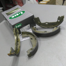 Колодки ручного тормоза (LPR) OPEL VECTRA А, B