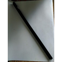 Уплотнитель стекла передних дверей 