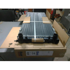 Радиатор охлаждения 724*322*33 mm с A/C (пр-во NISSENS) VW Passat 1.6, 1.8, 2.0 16V