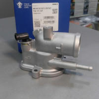 Термостат в корпусе + датчик (пр-во MAHLE) Mercedes Vito 99-03, Sprinter 99-06 CDI