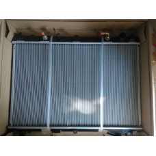 Радиатор охлаждения с АКПП 450 x 698 x 16 mm 1770065J10 (пр-во LUZAR) Suzuki Grand Vitara