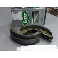 Колодка барабанная заднего тормоза (пр-во LPR) MAZDA 323