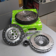 Комплект сцепления + маховик двухмассовый (VALEO) VW  CADDY III 1.9 DIESEL