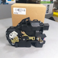 Замок двери передней левой (пр-во VW)