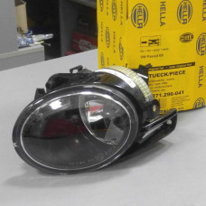 Фара противотуманная правая R (HELLA) VW PASSAT 05-11