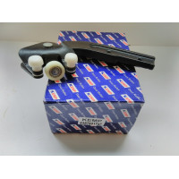 Ролик боковой правой сдвижной двери нижний с рычагом (6397601747) VITO 639 (пр-во KEMP)